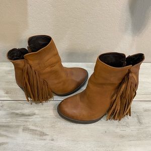 Steve Madden Tassel boots